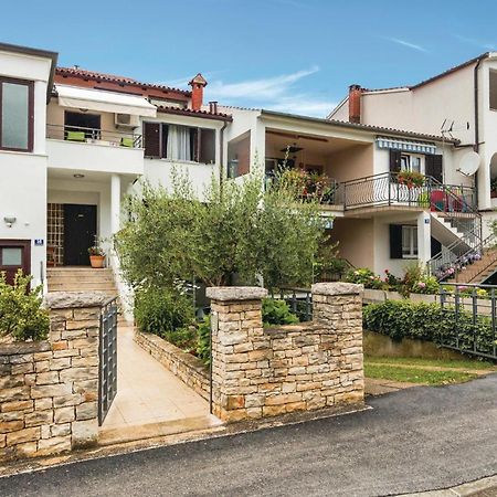 Gorgeous Apartment In Porec With Kitchen Kültér fotó