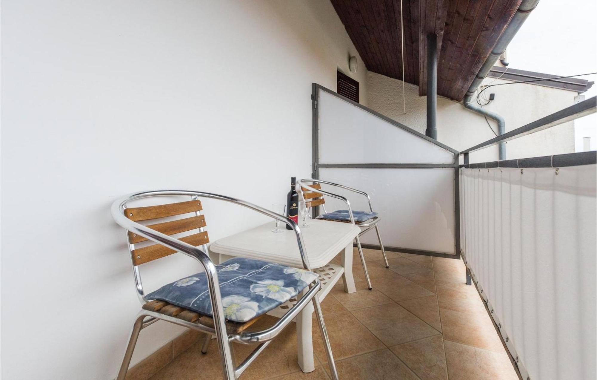 Gorgeous Apartment In Porec With Kitchen Kültér fotó