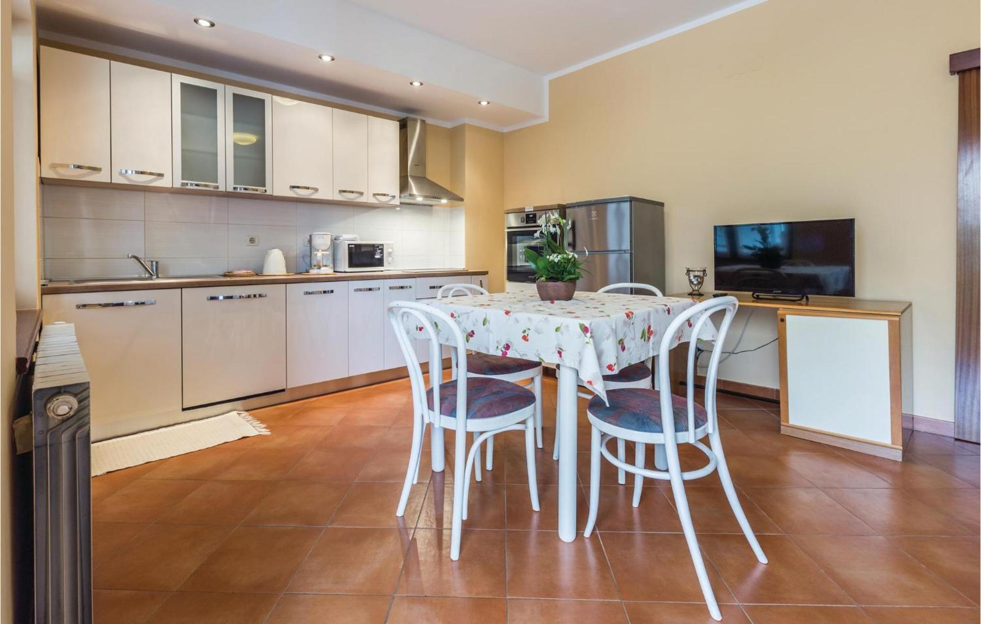 Gorgeous Apartment In Porec With Kitchen Kültér fotó