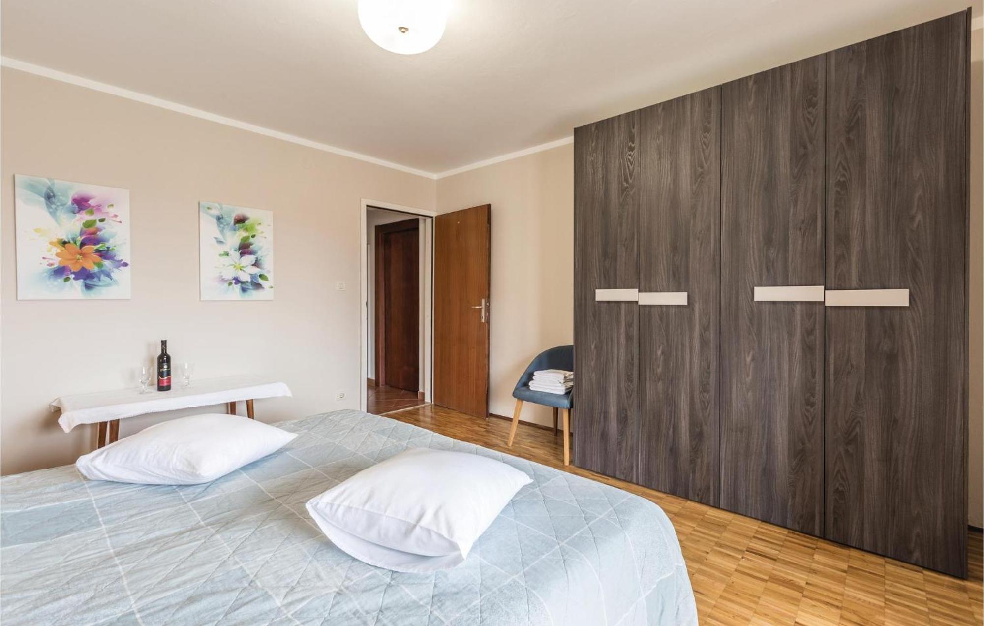 Gorgeous Apartment In Porec With Kitchen Kültér fotó