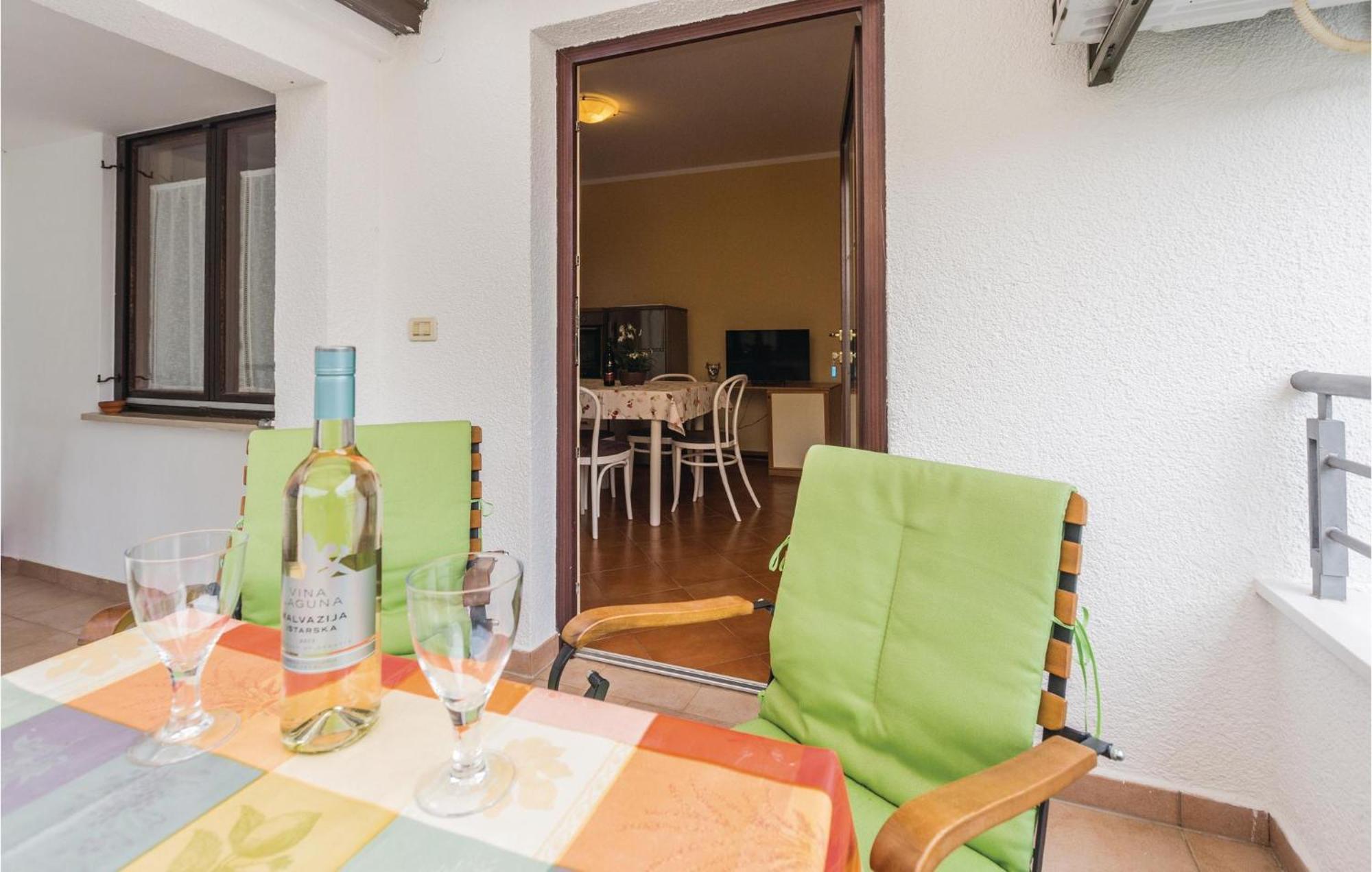 Gorgeous Apartment In Porec With Kitchen Kültér fotó